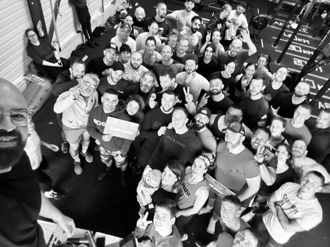 Photo de groupe des adhérents, en noir et blanc